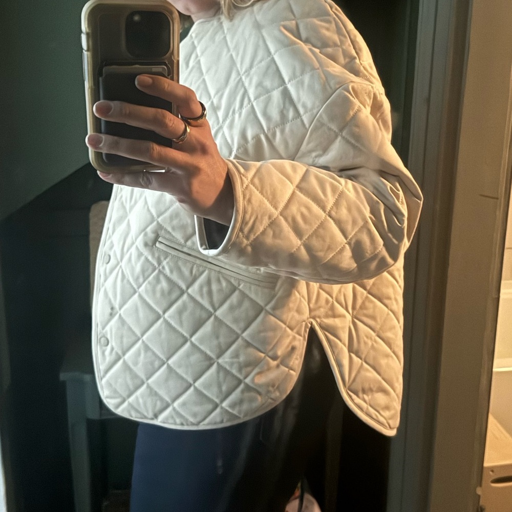 New without tags - Toteme Quilted Bomber Jacket - XS (but fits all body types!) - Picture 5 of 6